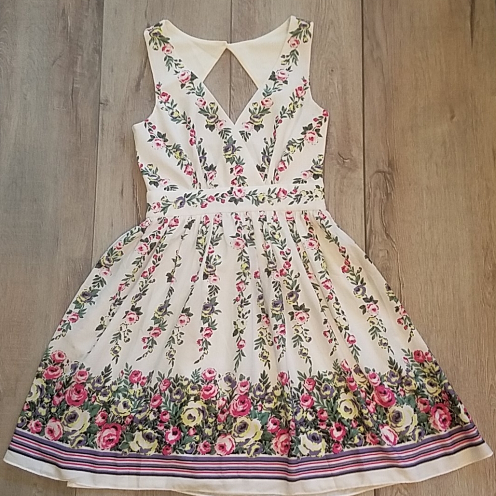 NWT floral minuet dress